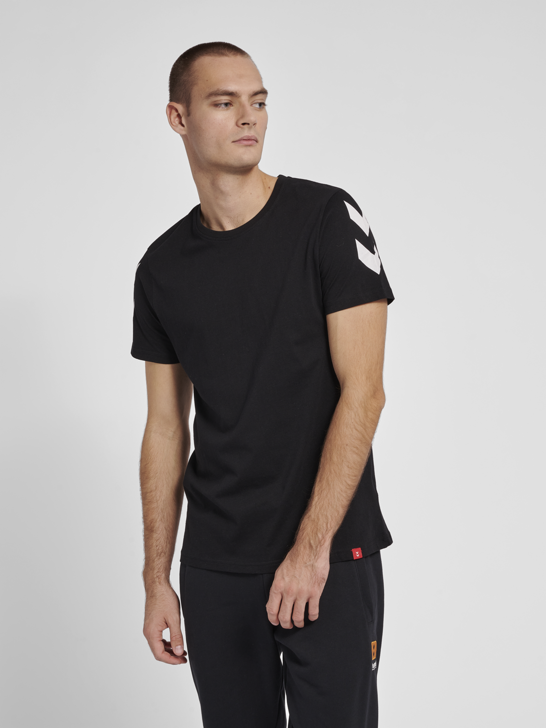 hmlLEGACY CHEVRON T-SHIRT
