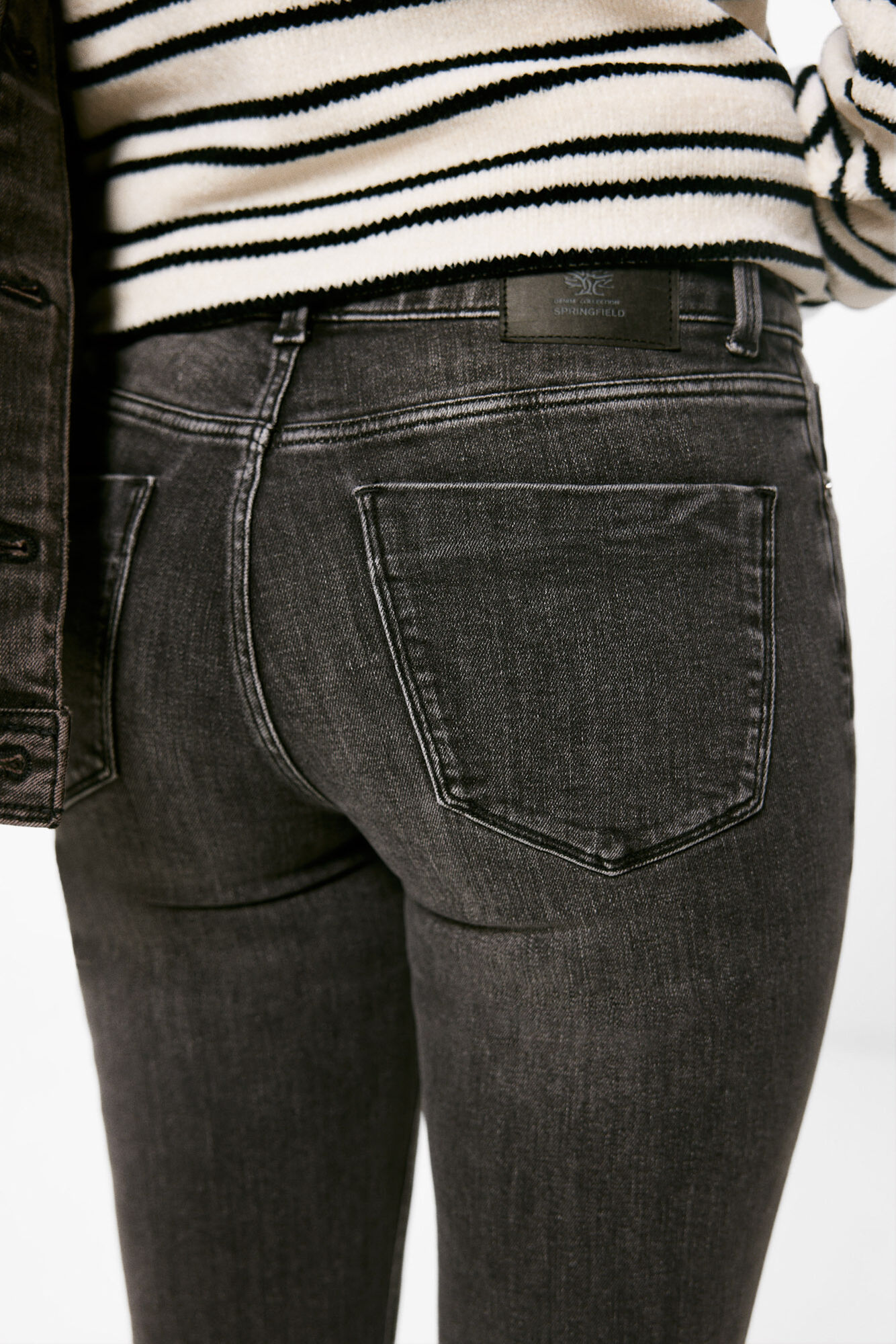 Calça jeans cropped slim, lavagem sustentável
