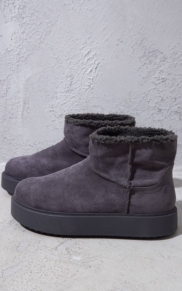 Gris Bottines À Bout Rond En Synthétique Avec Semelle Plate Épaisse