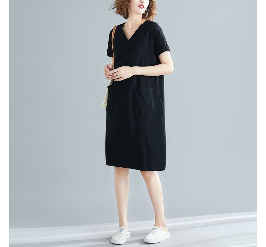 Hevnir - Midi-T-shirtjurk met korte mouwen en V-hals
