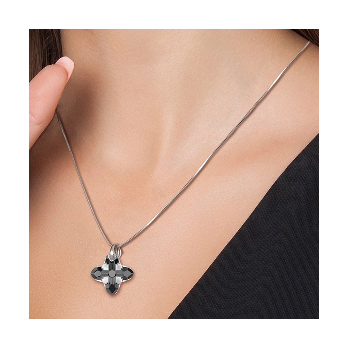 Collier SC Crystal orné de Cristaux scintillants