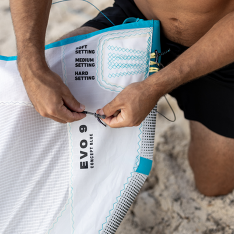 AILE DE KITESURF DUOTONE EVO CONCEPT BLUE 2024 UNDYED/WHITE