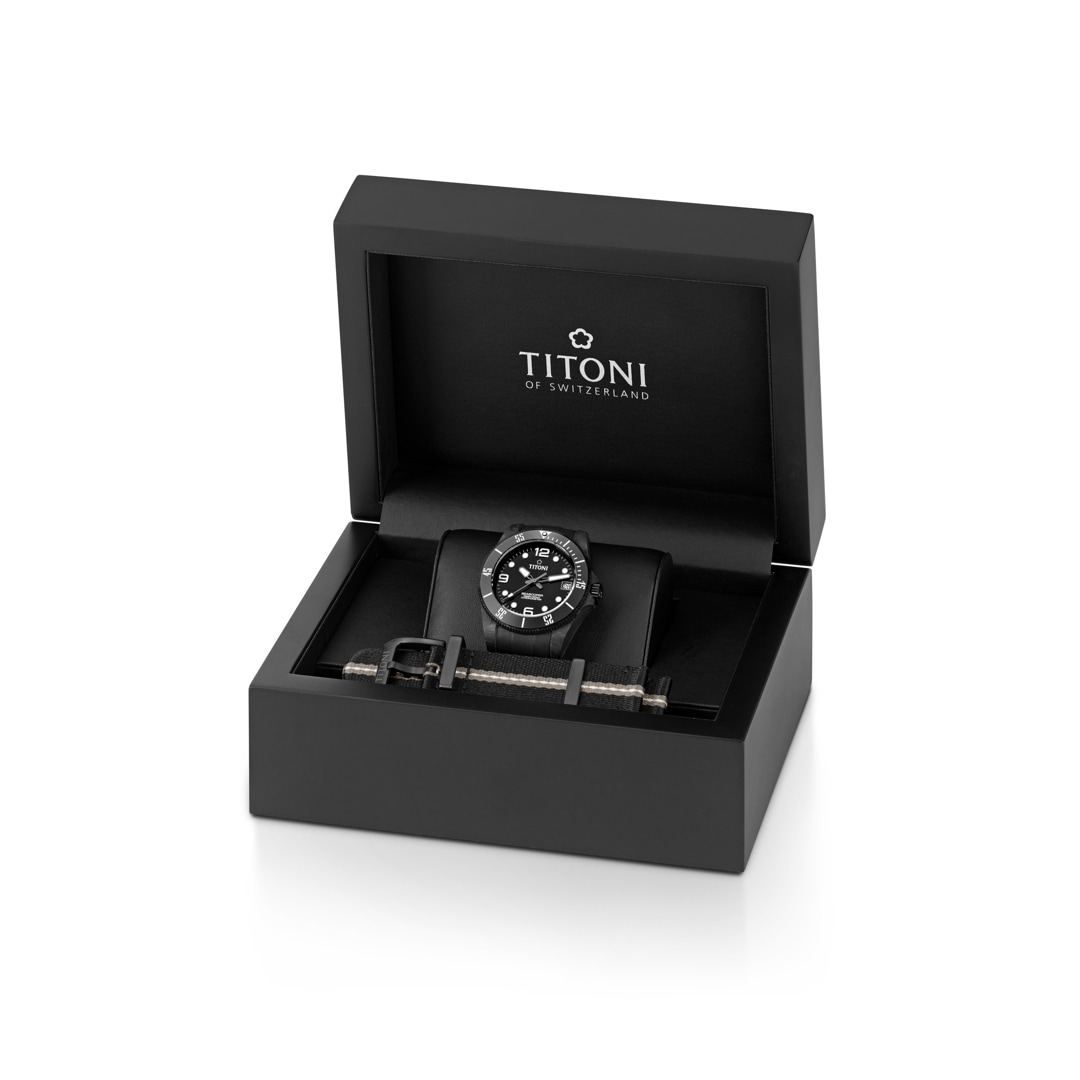 Titoni Seascoper 600 CarbonTech Manufacture Chronometer