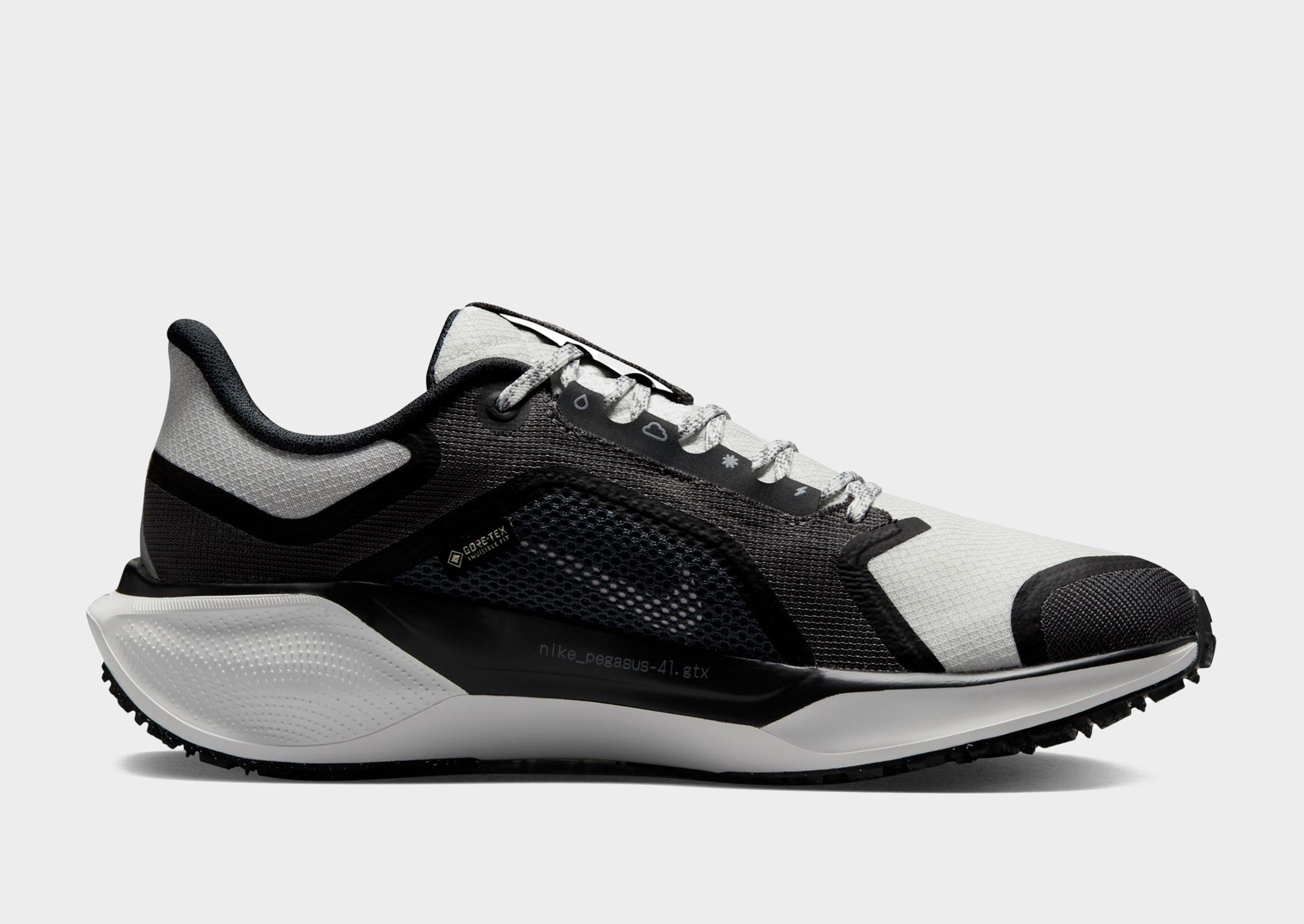 Nike WOMEN'S WATERPROOF ROAD