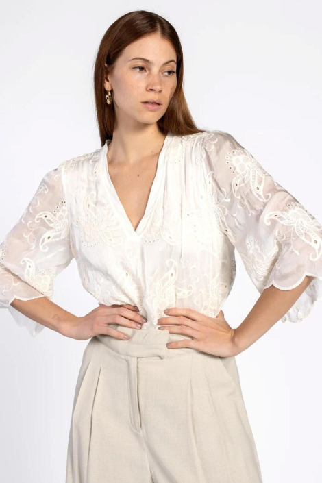 Aaiko ecru dames blouse