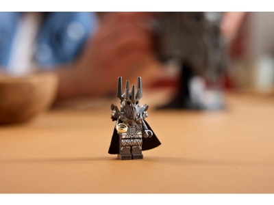 LEGO The Lord of the Rings: de helm van Sauron (11373)