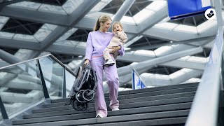 Soho 0 - 4 Y   0 - 22 kg    Automatischer Klappmechanismus |    Geräumiger Sitz mit ergonomischen Liegepositionen |    Große pannensichere Räder |    Intelligentes Travelsystem |