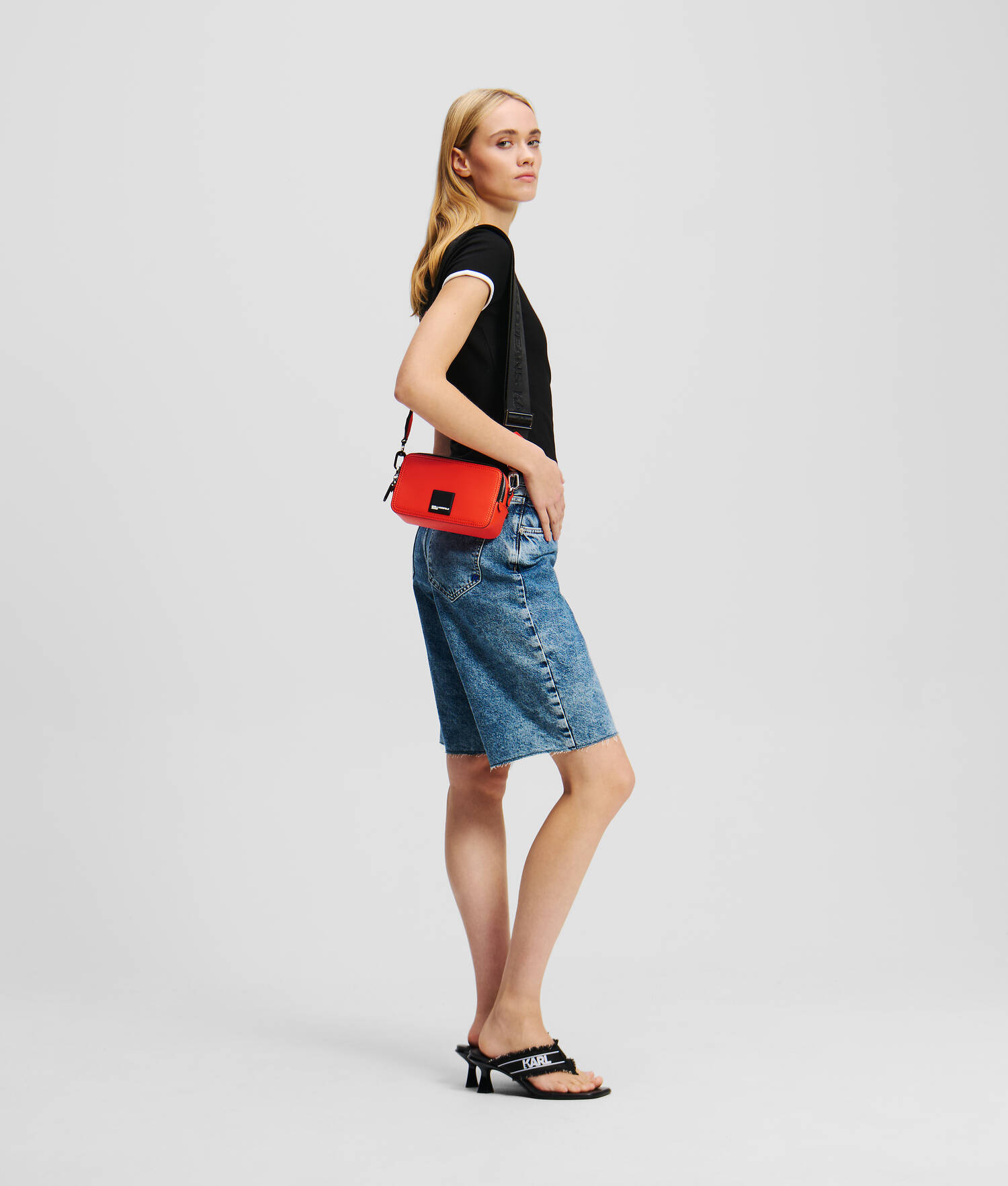 SHORT EN DENIM DÉCONTRACTÉ - Bleu foncé acide