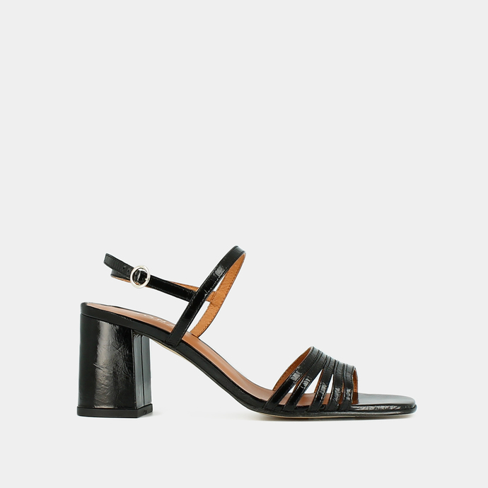 Sandales à bouts carrés et brides  en cuir brillant noir