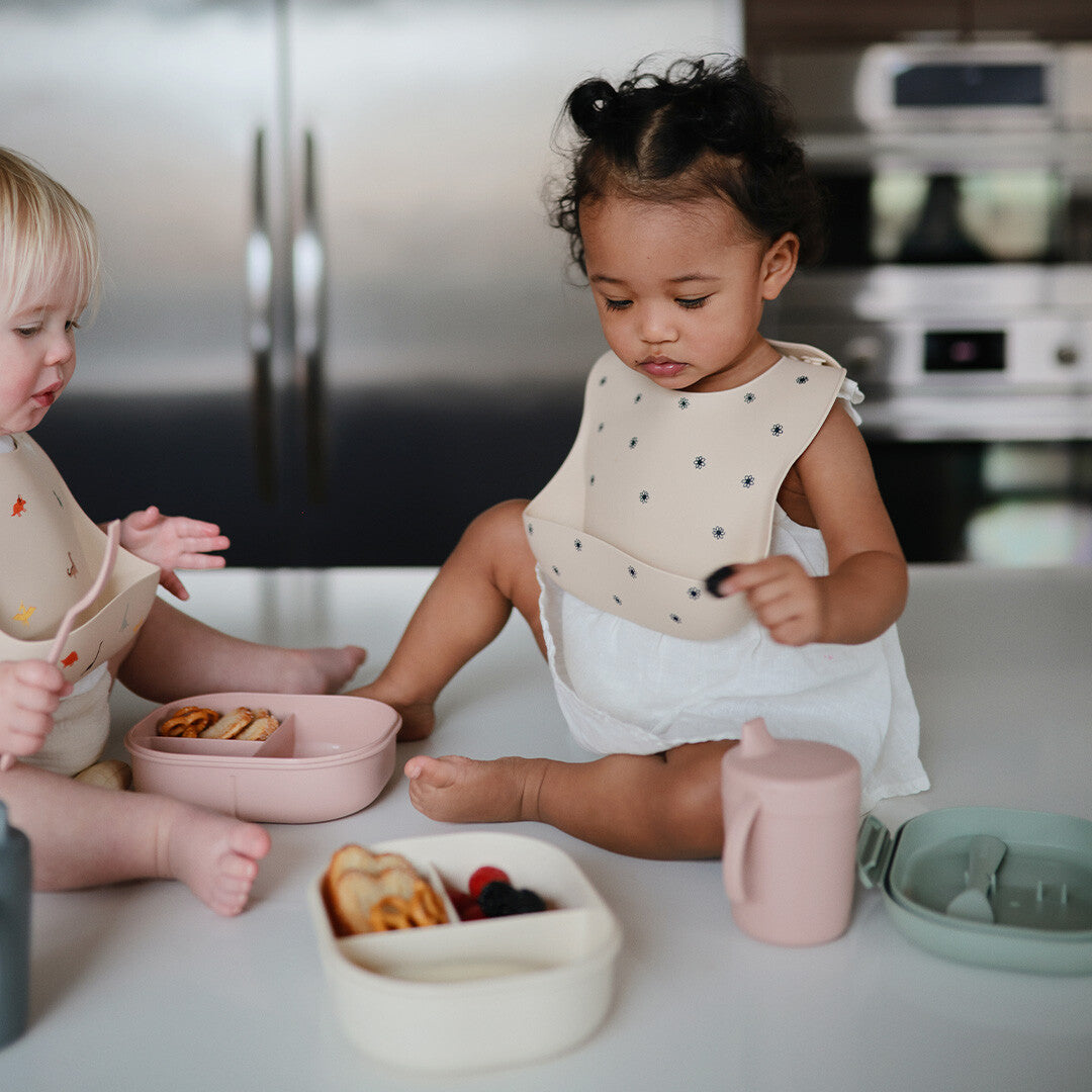 Mushie lunchbox met bestek - blush