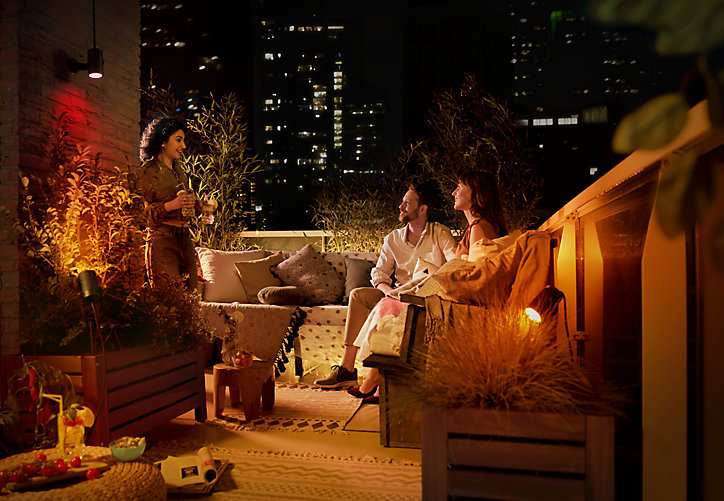3 spots extérieur Lily Philips Hue 8W IP65 590lm noir