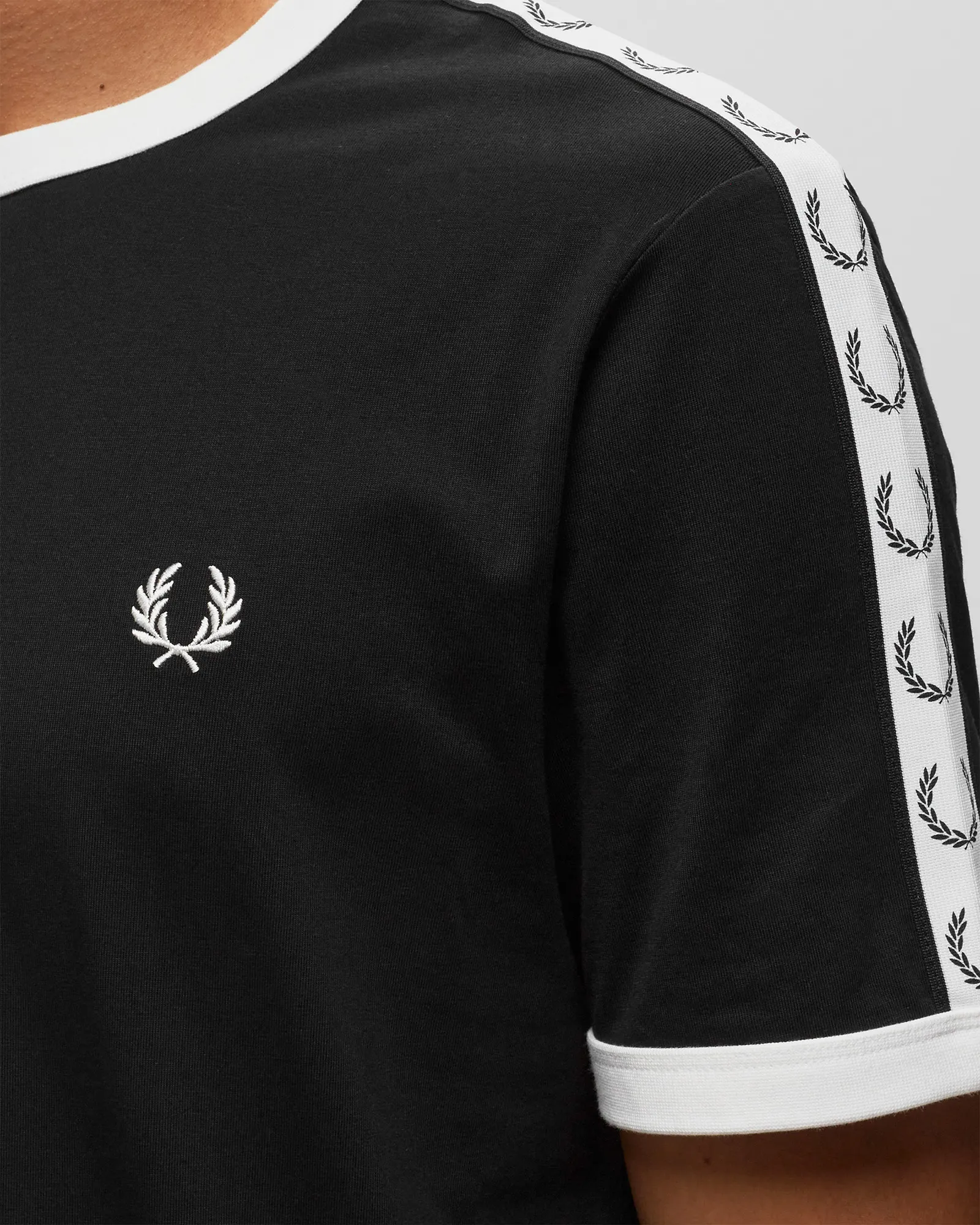 Fred Perry TAPED RINGER T-SHIRT
