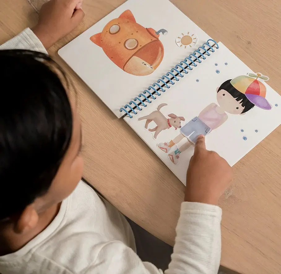 Little Dutch Aankleed en stickerboek Jim & Friends