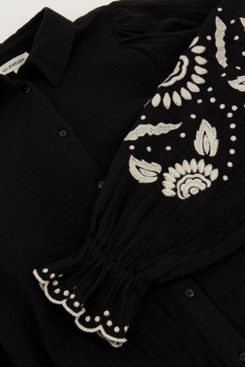 Zwarte blouse met beige embroidery