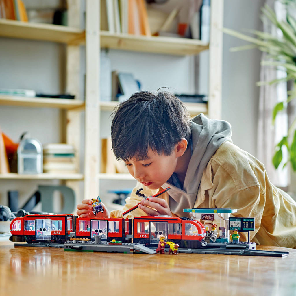 Stadstram en station Rollenspel Bouwpakket voor Kinderen met Speelgoed Tram 60423 City Trains