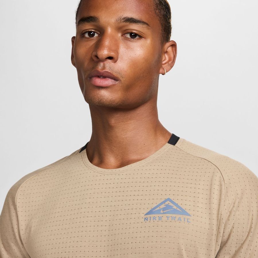 Nike Haut Running Dri-FIT Trail Solar Chase - Kaki/Noir