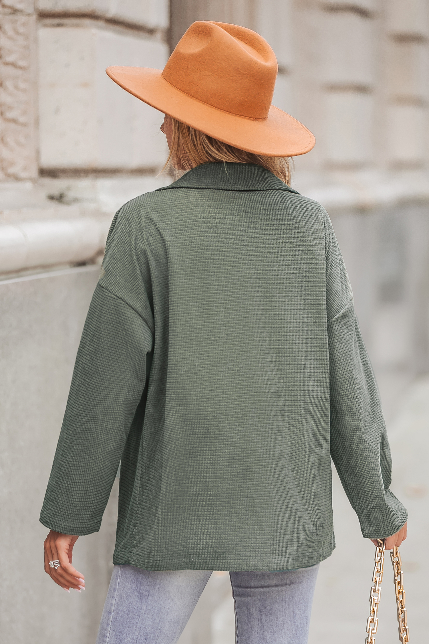 Veste en velours côtelé à boutons sur le devant avec manches tombantes