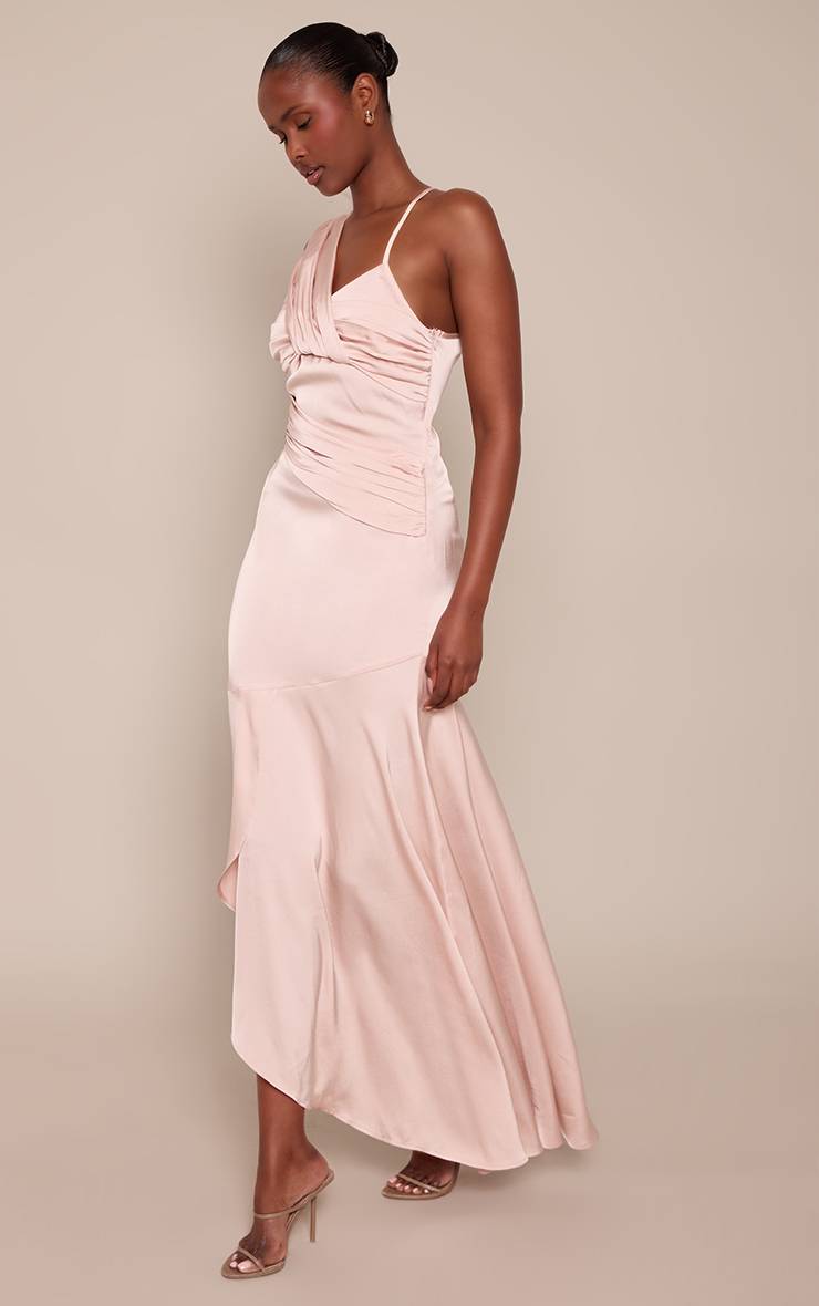 Rose Pâle Robe Longue À Bretelles Avec Détails Plissés En Satin