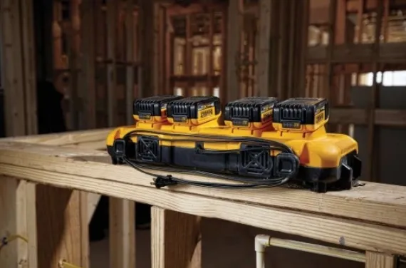 DeWALT DCB104-QW - Batterioplader - 4 x batterier lader op - 8 A - 4 output-stikforbindelser