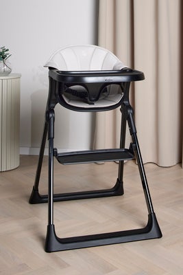 Beemoo CARE Harmony Matstol Inkl. Stolpute, All Black/Beige