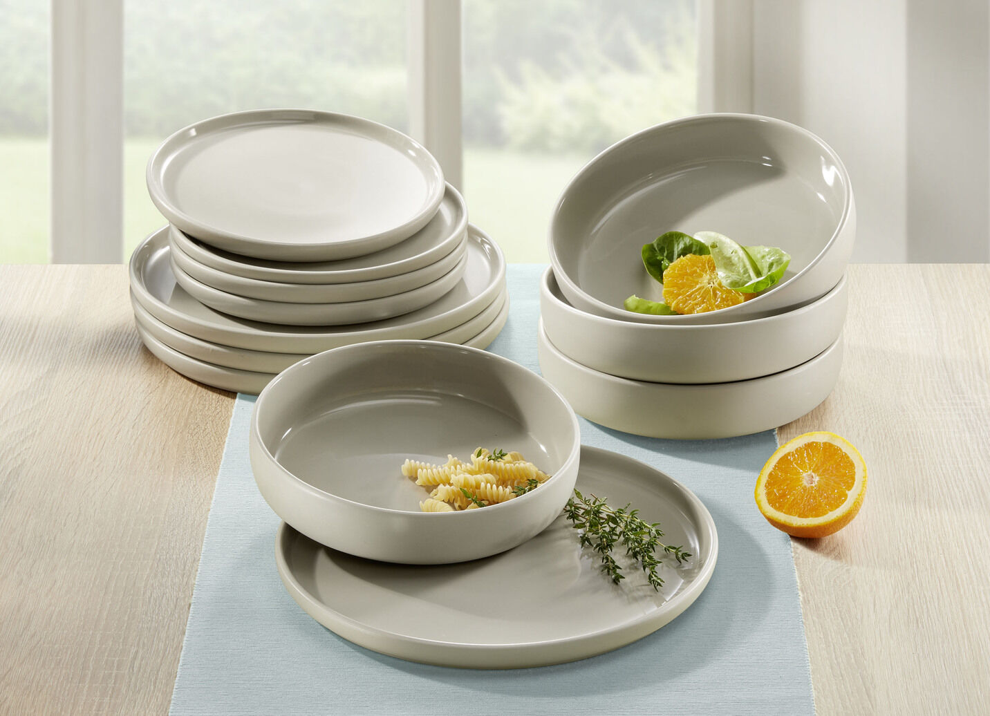Arte Viva 12-teiliges Tafel-Service aus Markensteinzeug
