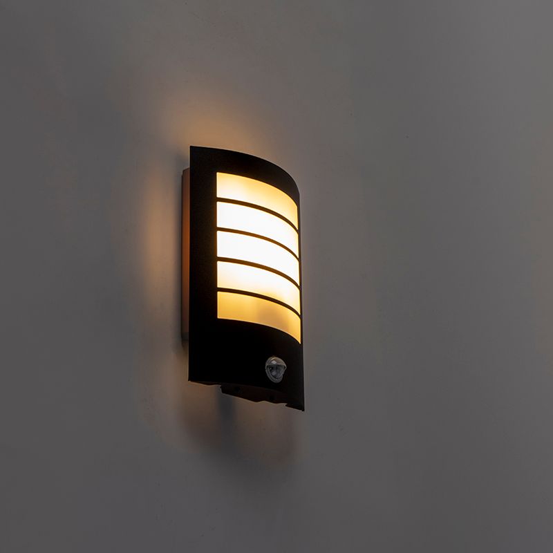 Buiten wandlamp zwart IP44 met bewegingssensor - Miro