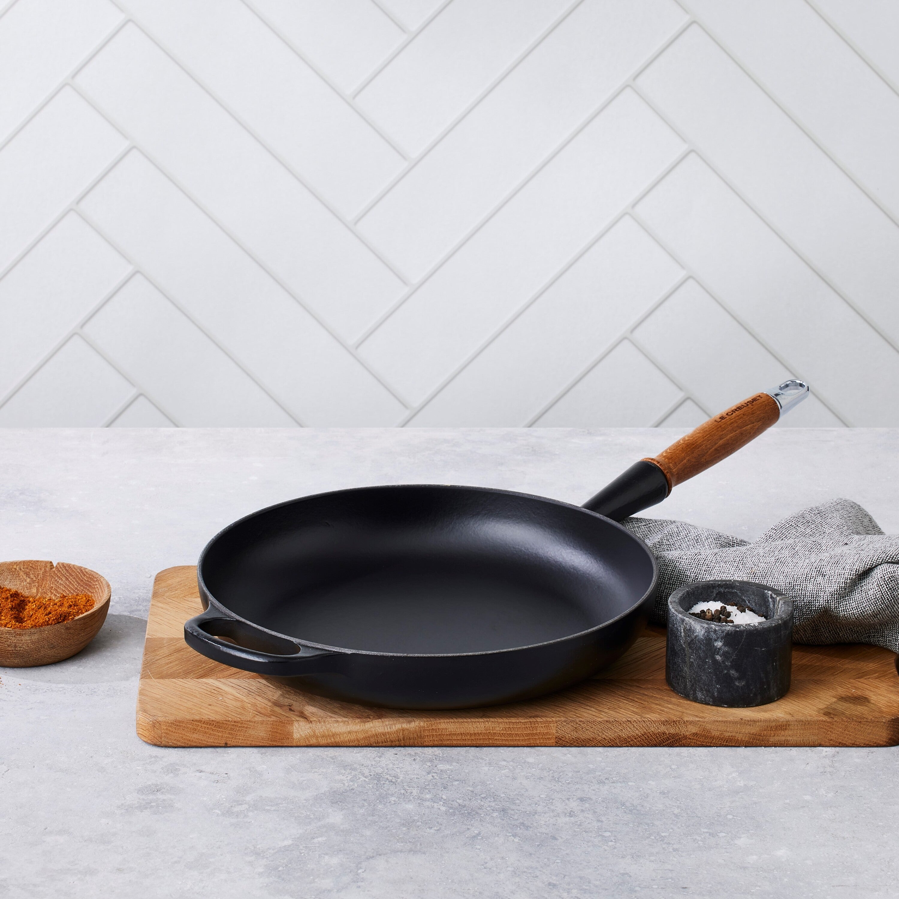 Le Creuset Sauteerpan Ã 28 cm - Zwart
