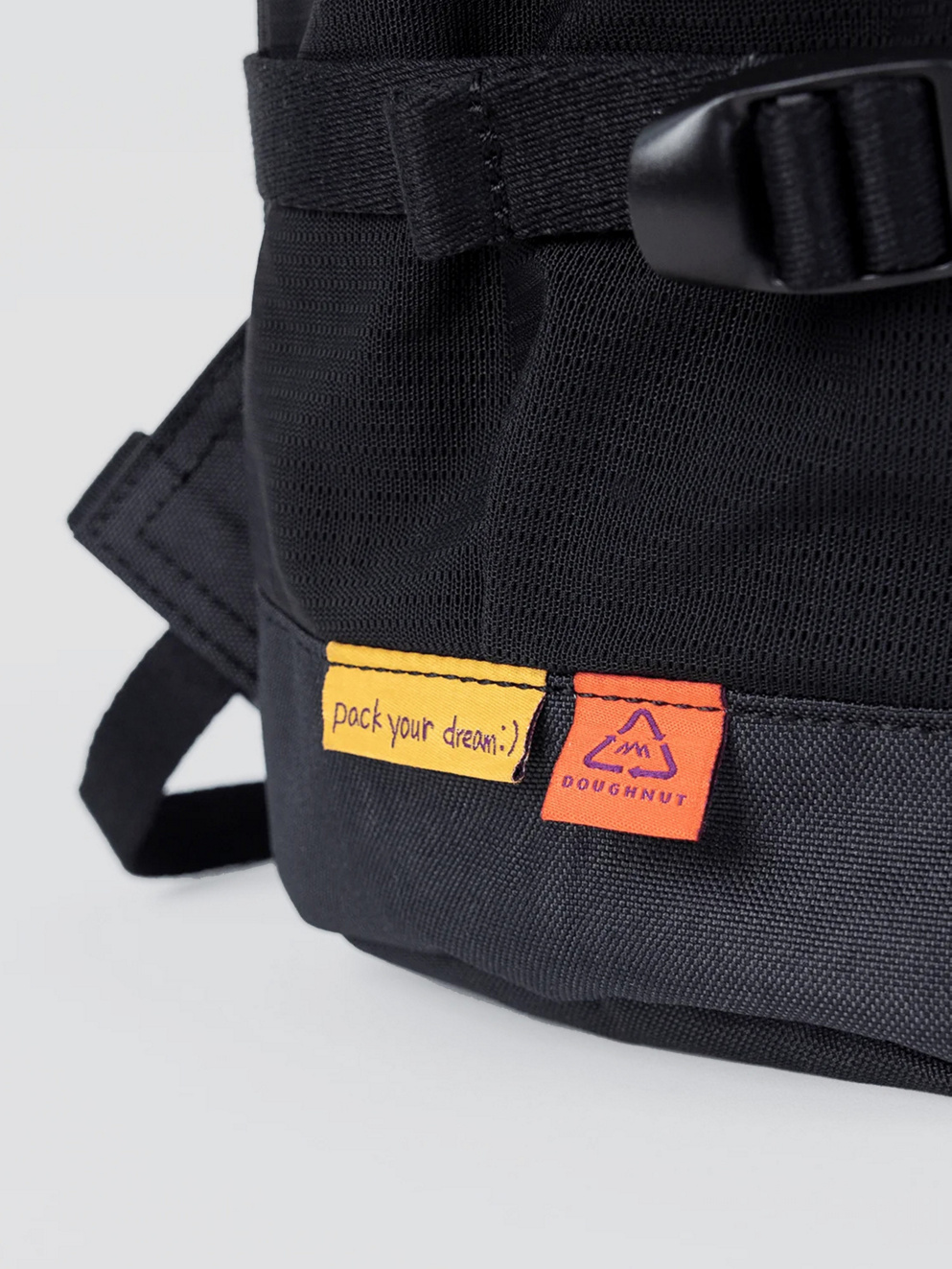 Doughnut Paratrooper Happy Camper Series Backpack black