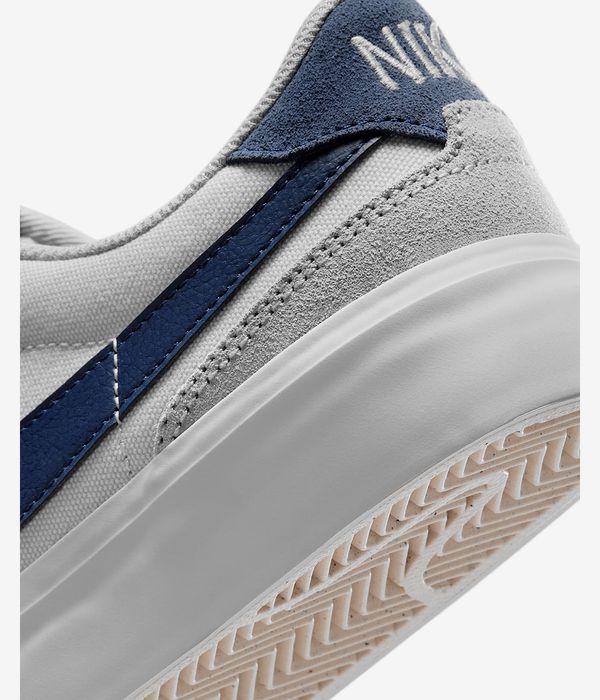 Nike SB Pogo Plus Schuh (photon dust midnight navy)