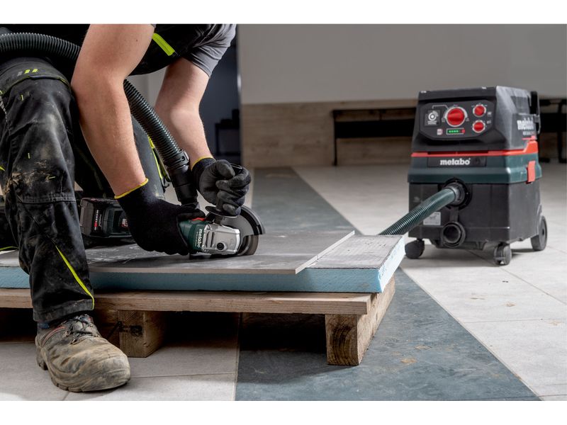 Metabo Akku-Winkelschleifer W 18 L 9-125, Solo, Ø 125 mm Robuster Akku-Winkelschleifer mit starkem Motor und schlanker Bauform für den universellen Einsatz