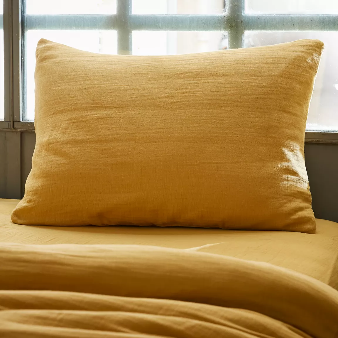 Taie d'oreiller rectangulaire gaze de coton (50 x 80 cm) Gaïa Jaune safran