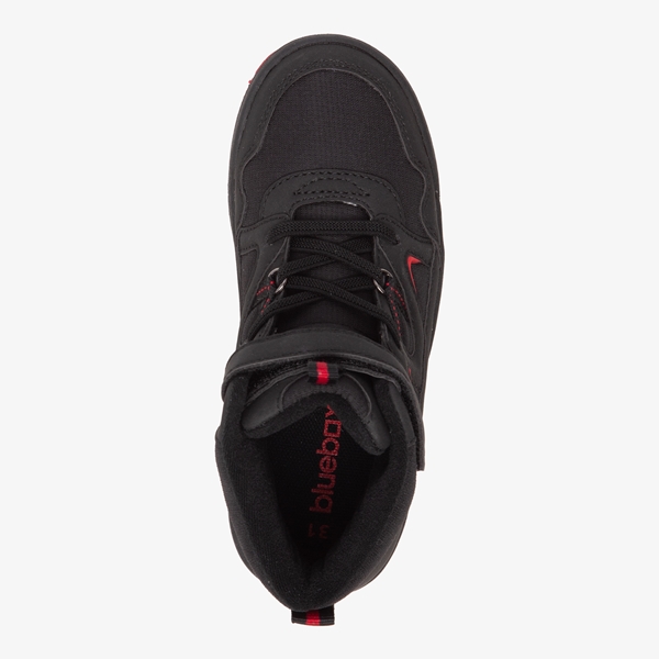 Blue Box jongens sneakers zwart met rode details