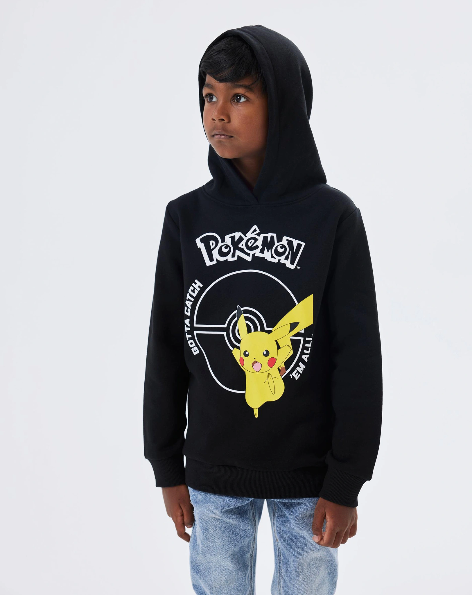 Kapuzen-Sweatshirt NKMNOSCAR POKEMON in schwarz