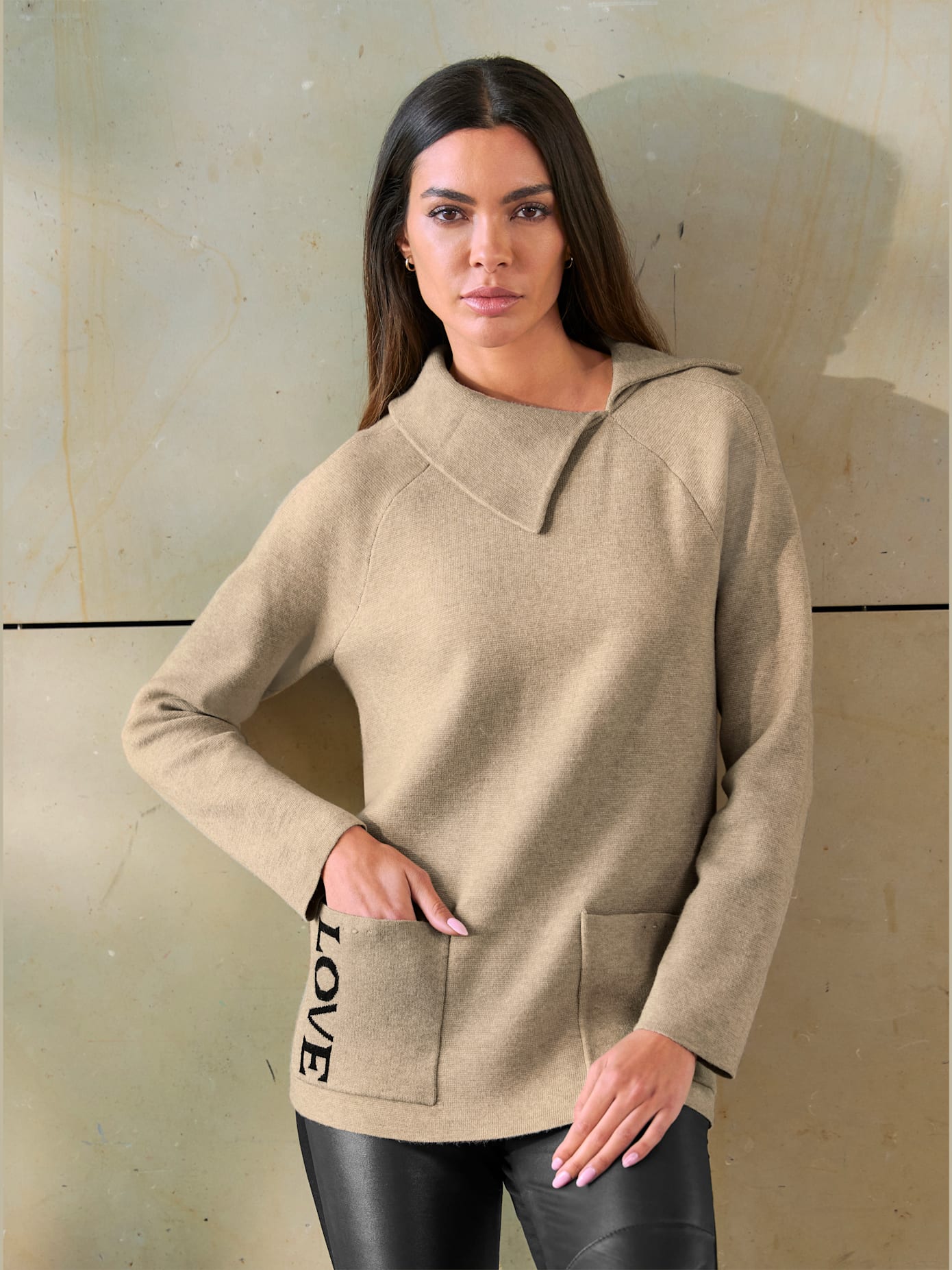 Pull encolure raffinée