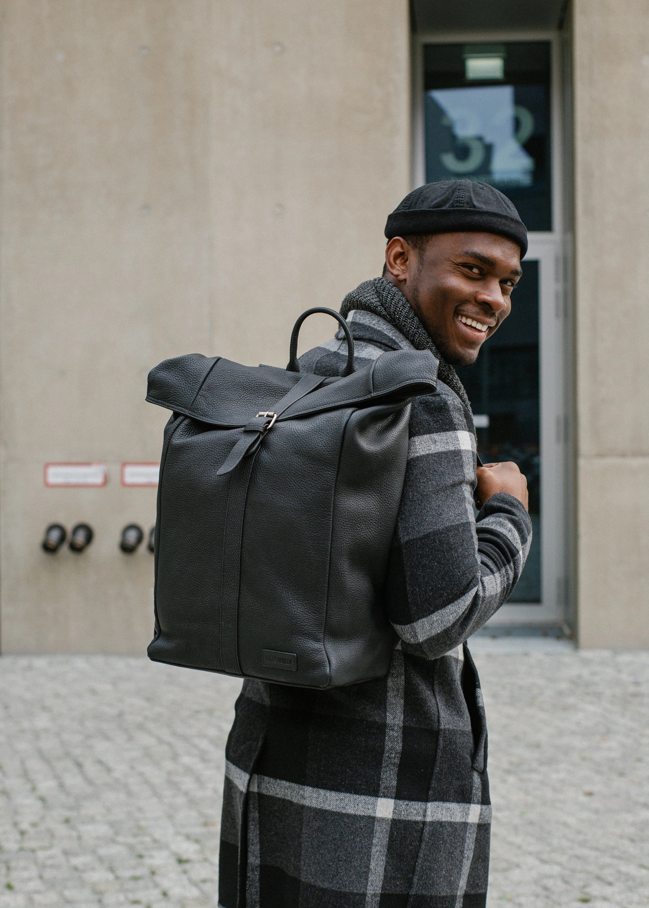 Fitz & Huxley Leder-Rucksack EMISSARY 21, schwarz