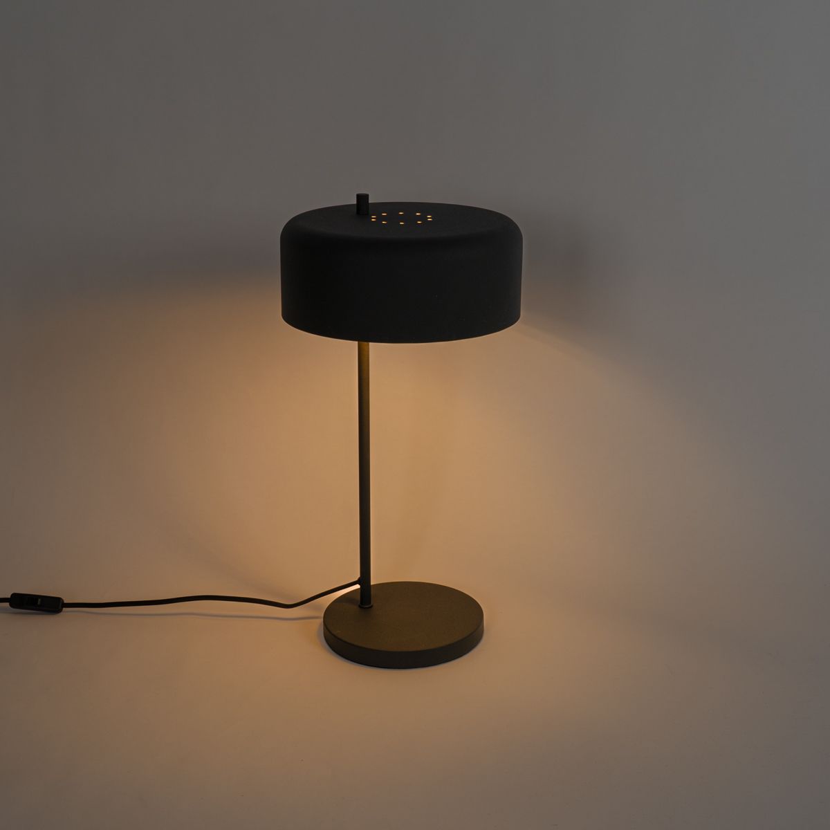 Retro tafellamp zwart met gouden binnenkant - Jinte