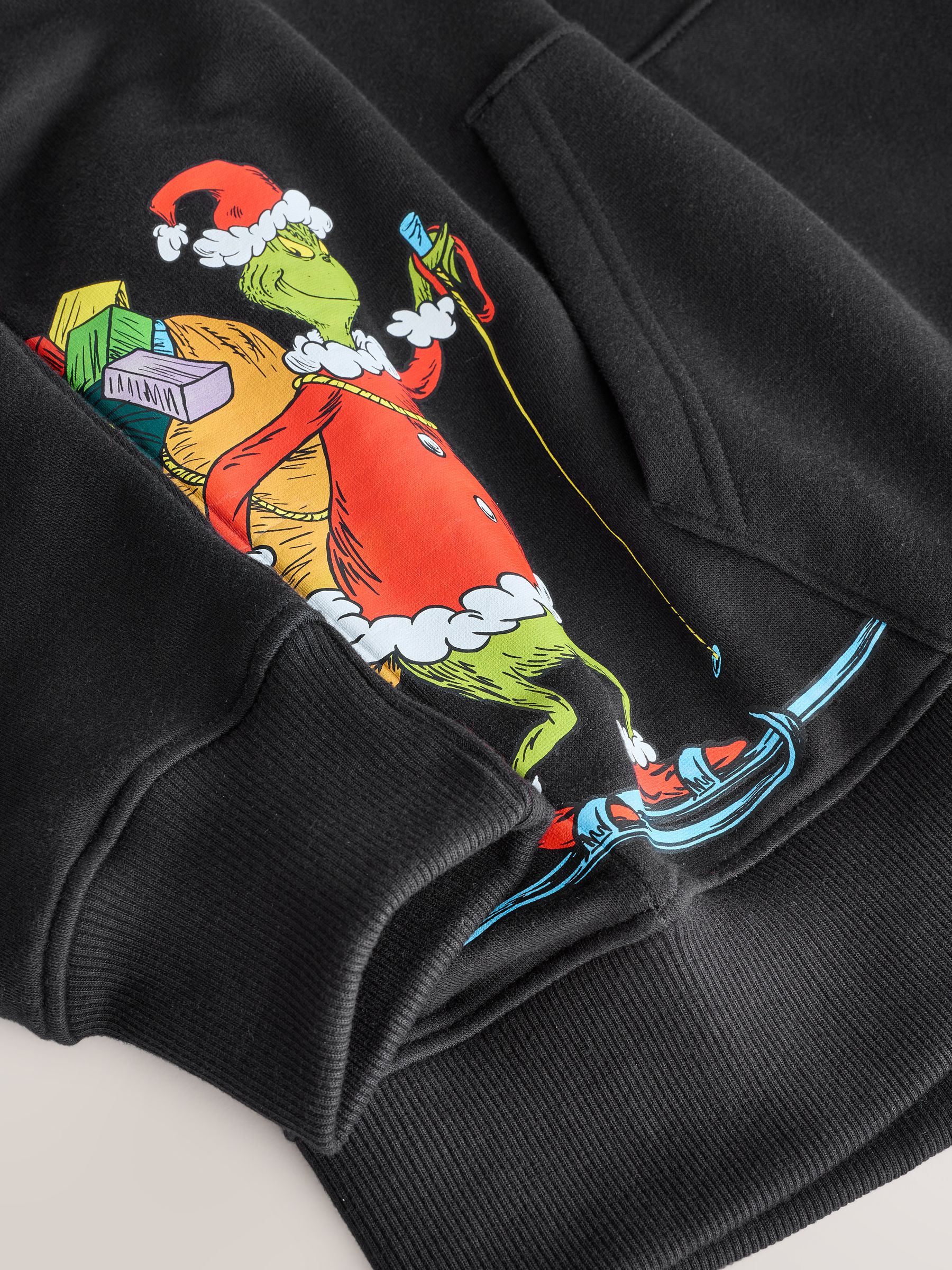 Zwart - Overhead Hoodie met Grinch Kerstmisafbeelding