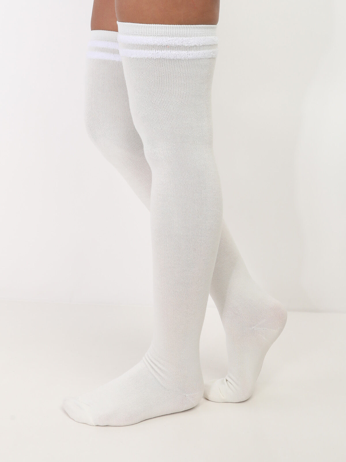 Chaussettes hautes à détails duveteux- Beige