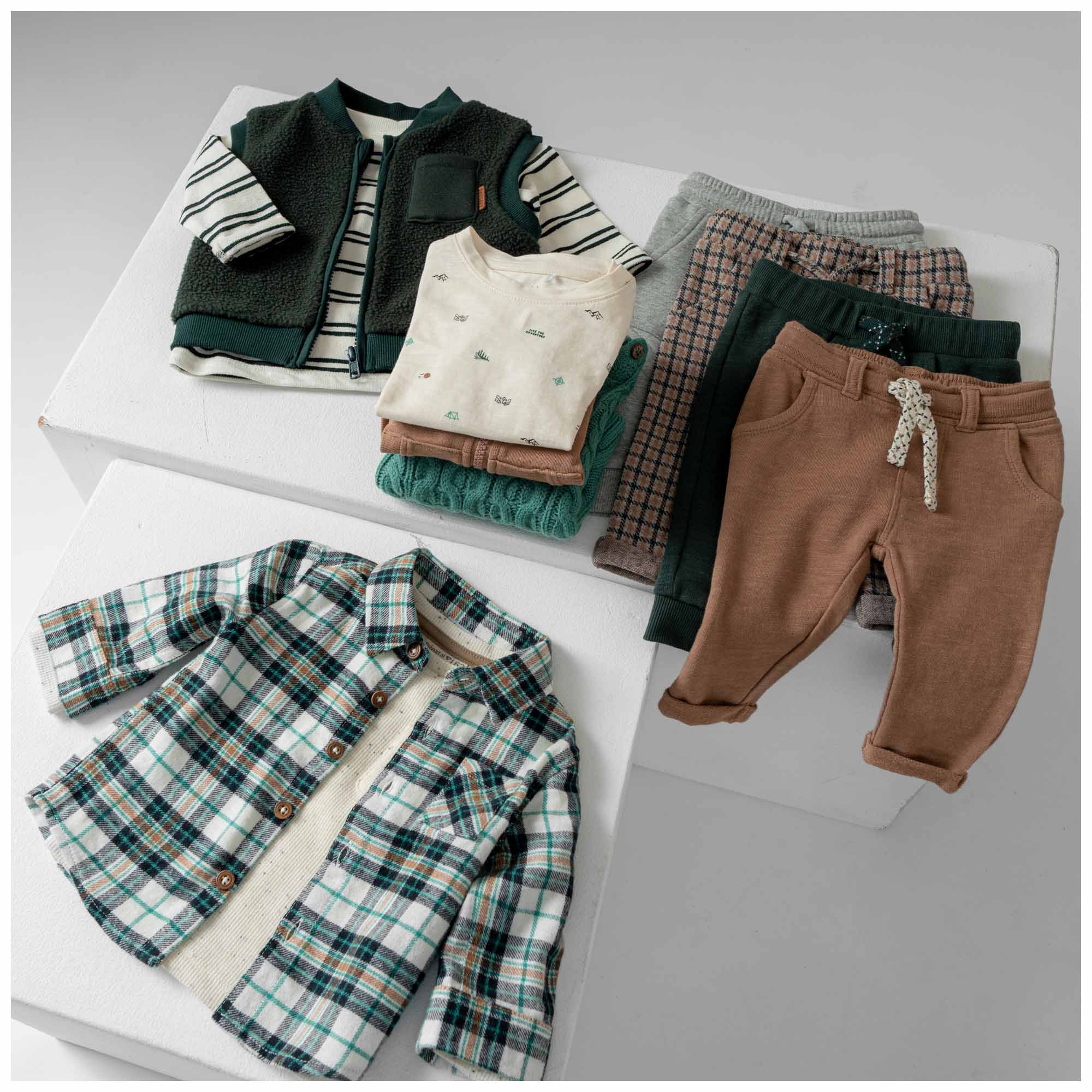 Prénatal peuter broek  effen rood