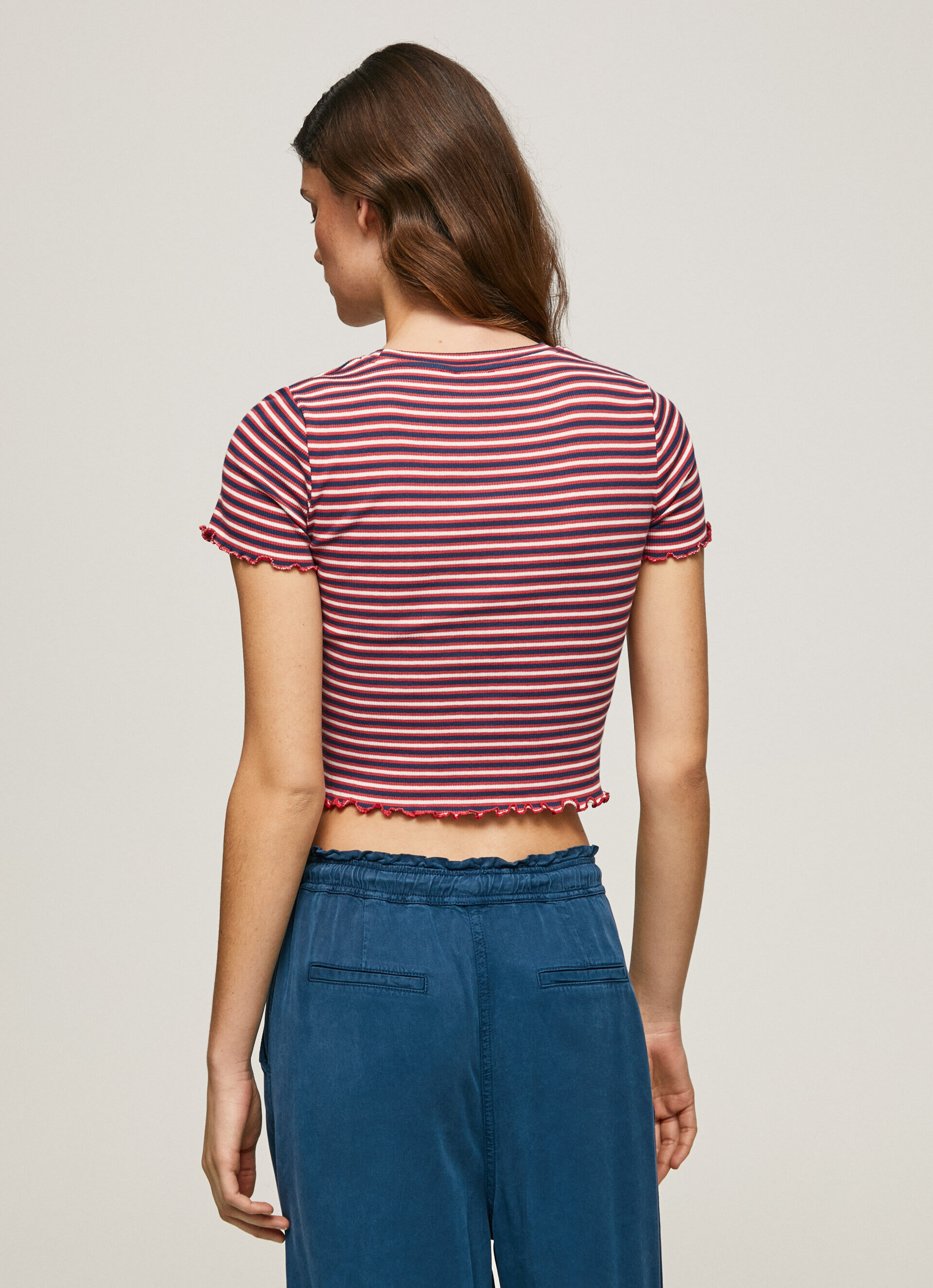CAMISETA COM ESTAMPA LISTRADA - multicolorida