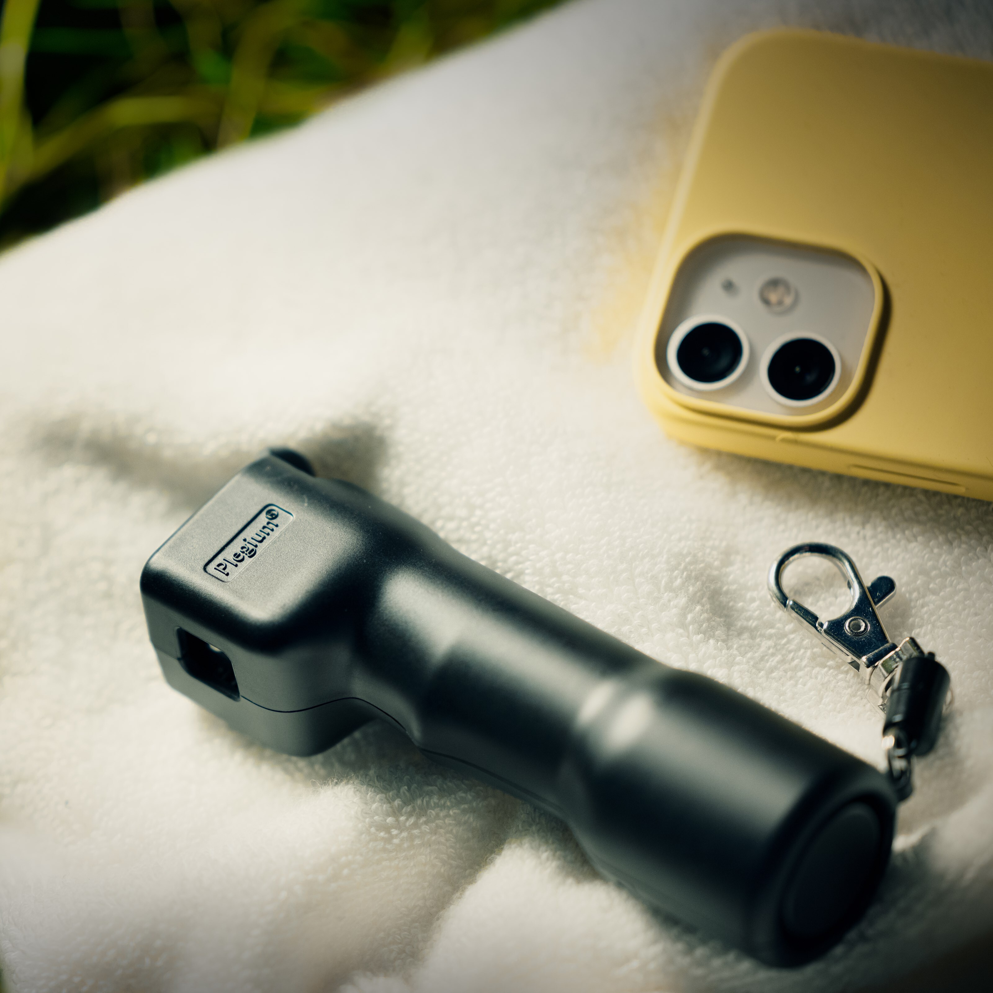 Plegium Smart forsvarsspray med Bluetooth Svart