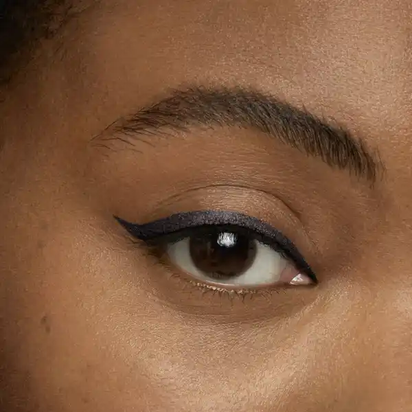 Lasting Drama Eyeliner Nr. 20 Dark Grey Area