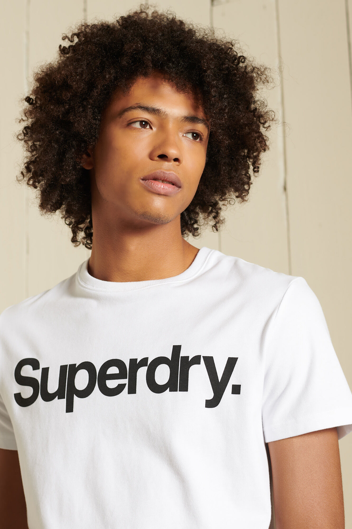 Camiseta de algodão orgânico com o logotipo da Core - branca