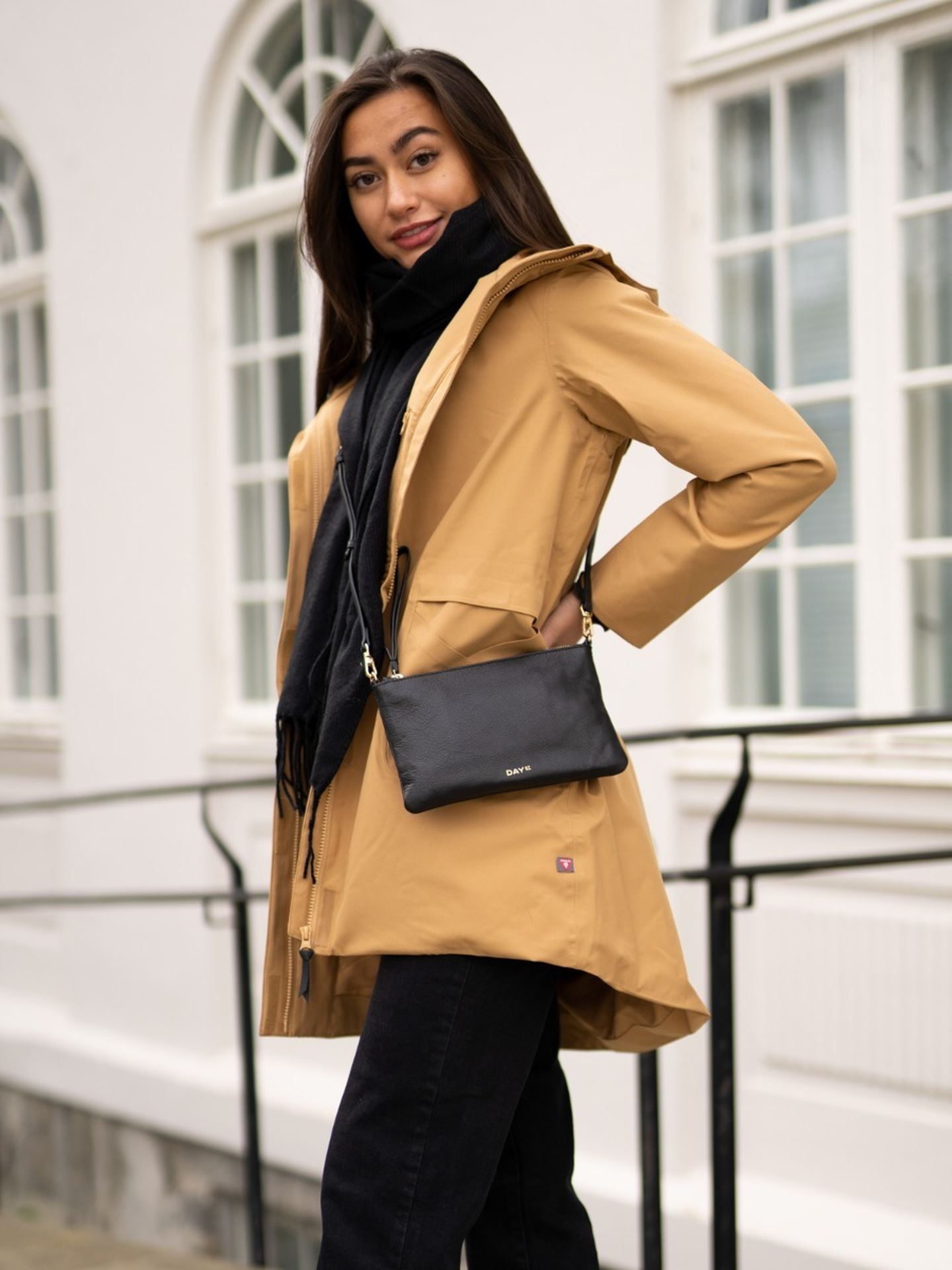 DAY Leather Bern Crossbody