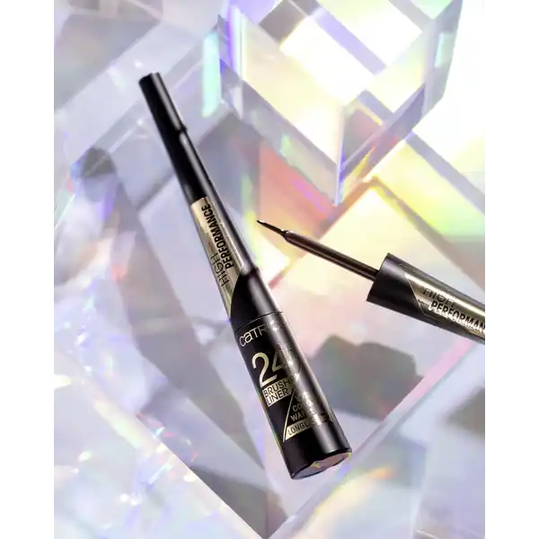 24h Brush Liner 010