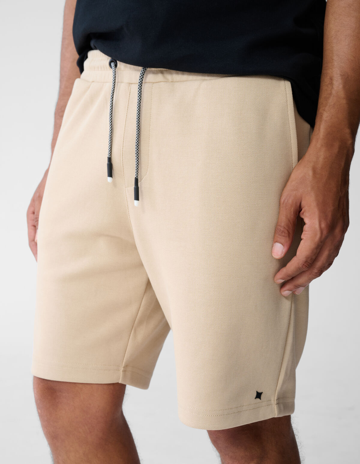 Pique Logo Short Zand