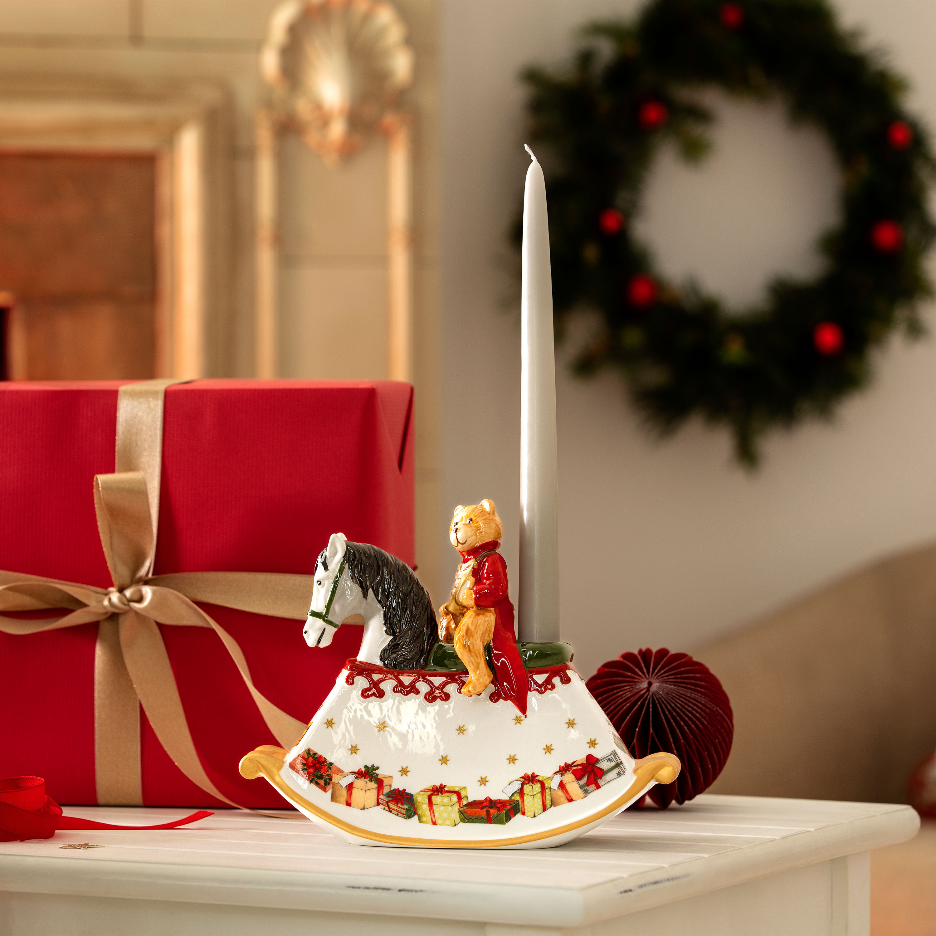 Christmas Toy's Christmas figurine Multi-colored, 8.5'' x 3.5'' x 6.7'', porcelain