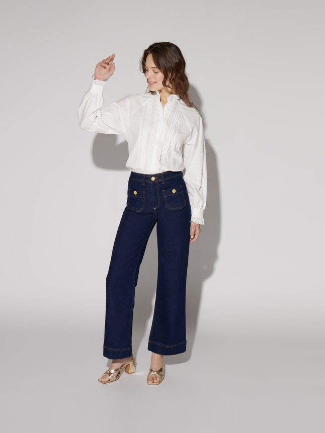 Chemise détail broderie