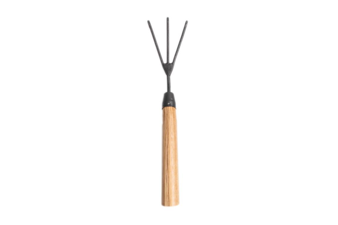 Krumpholz cultivator, 3 tanden (gesmeed) met essenhouten steel (140 cm)