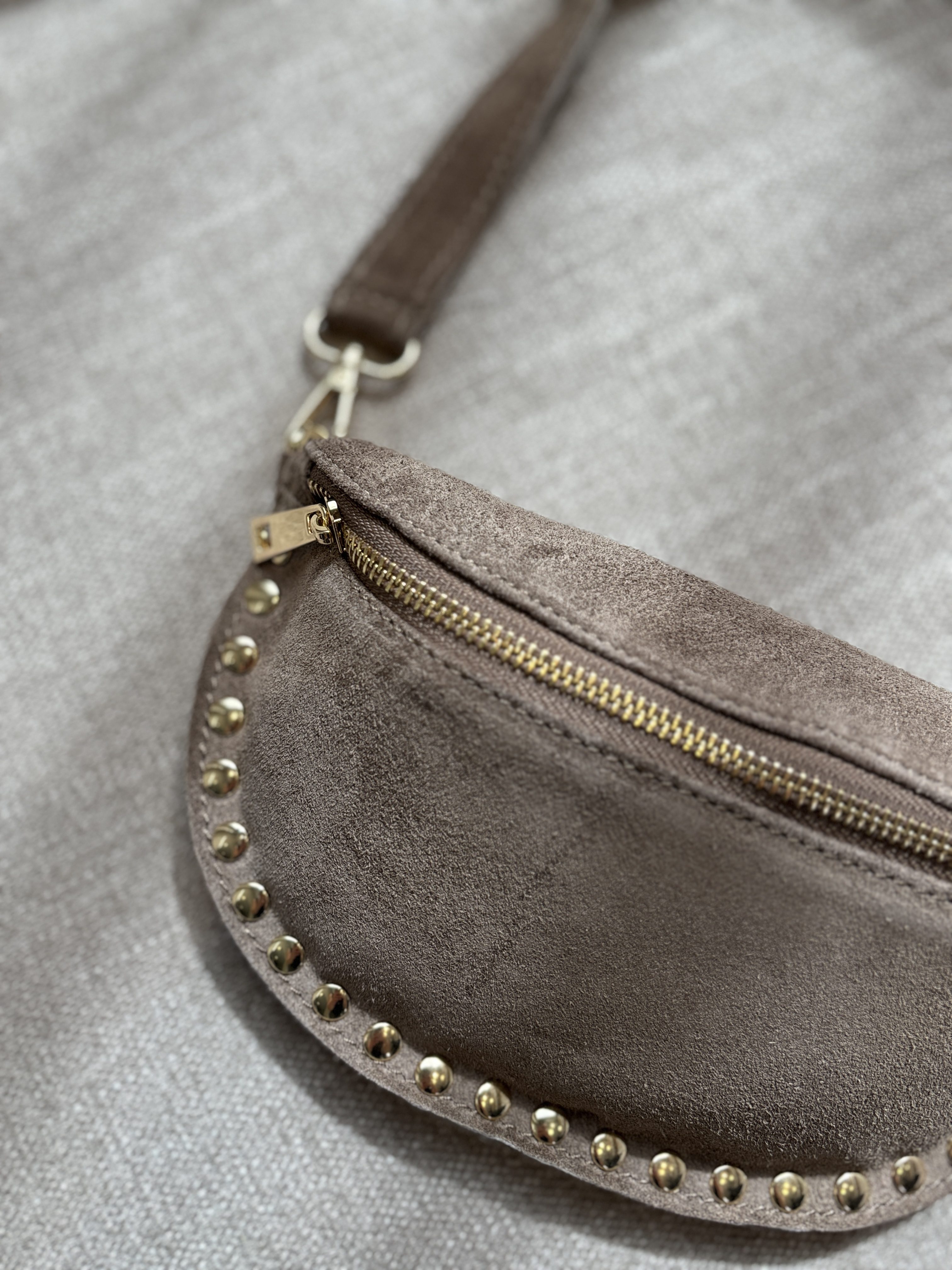 Debby Bumbag - Suede Taupe